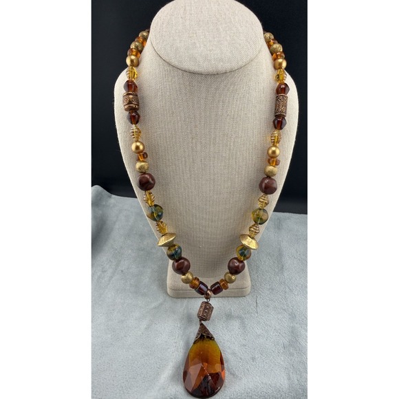 The Unbranded Brand Jewelry - Vintage Glass Beaded Necklace Gold Tone 24"